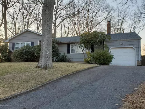 10 Regal Court, Toms River, NJ 08753