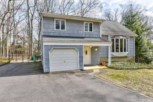 9 Rutland Place, Eatontown, NJ 07724