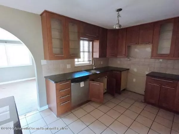 Lanoka Harbor, NJ 08734,99 N Point Court