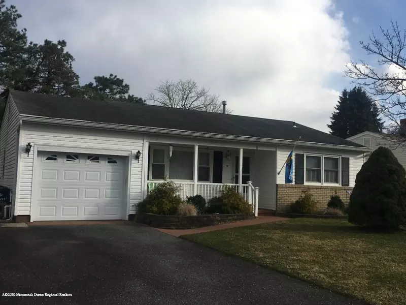 16 Basset Drive, Toms River, NJ 08757