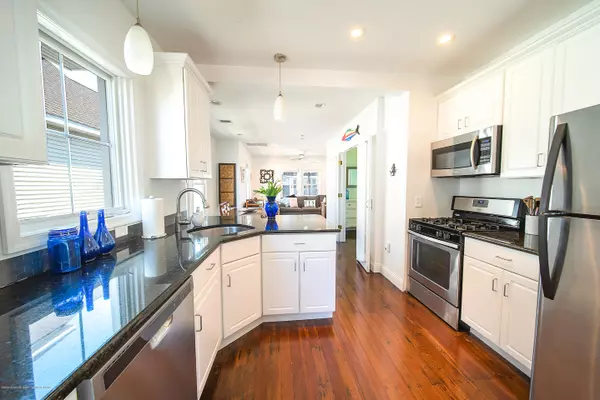 Highlands, NJ 07732,22 Cornwall Street