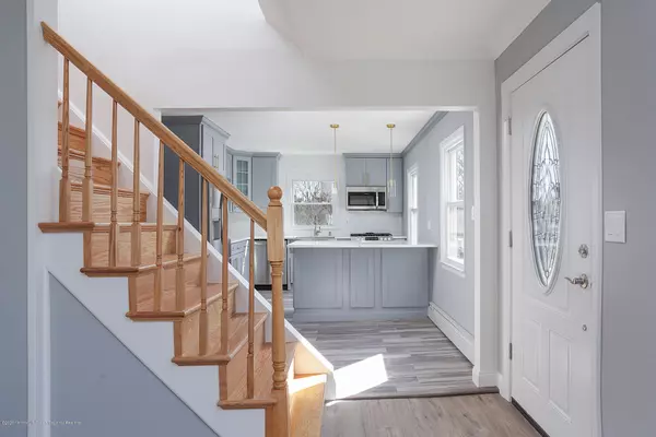 Matawan, NJ 07747,9 Overhill Road