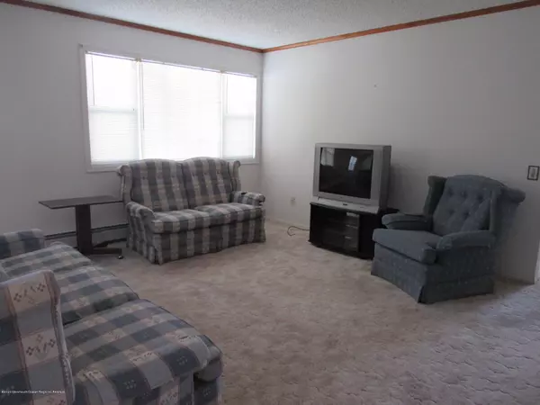 Toms River, NJ 08757,124 Paradise Boulevard
