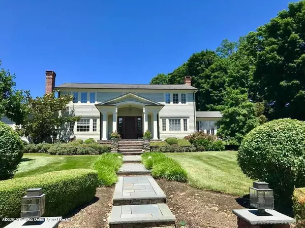 10 Pirates Cove Road, Little Silver, NJ 07739