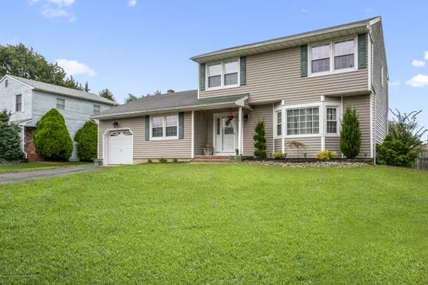 66 Lisa Court, Toms River, NJ 08753