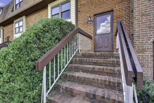 North Brunswick, NJ 08902,3804 N Oaks Boulevard