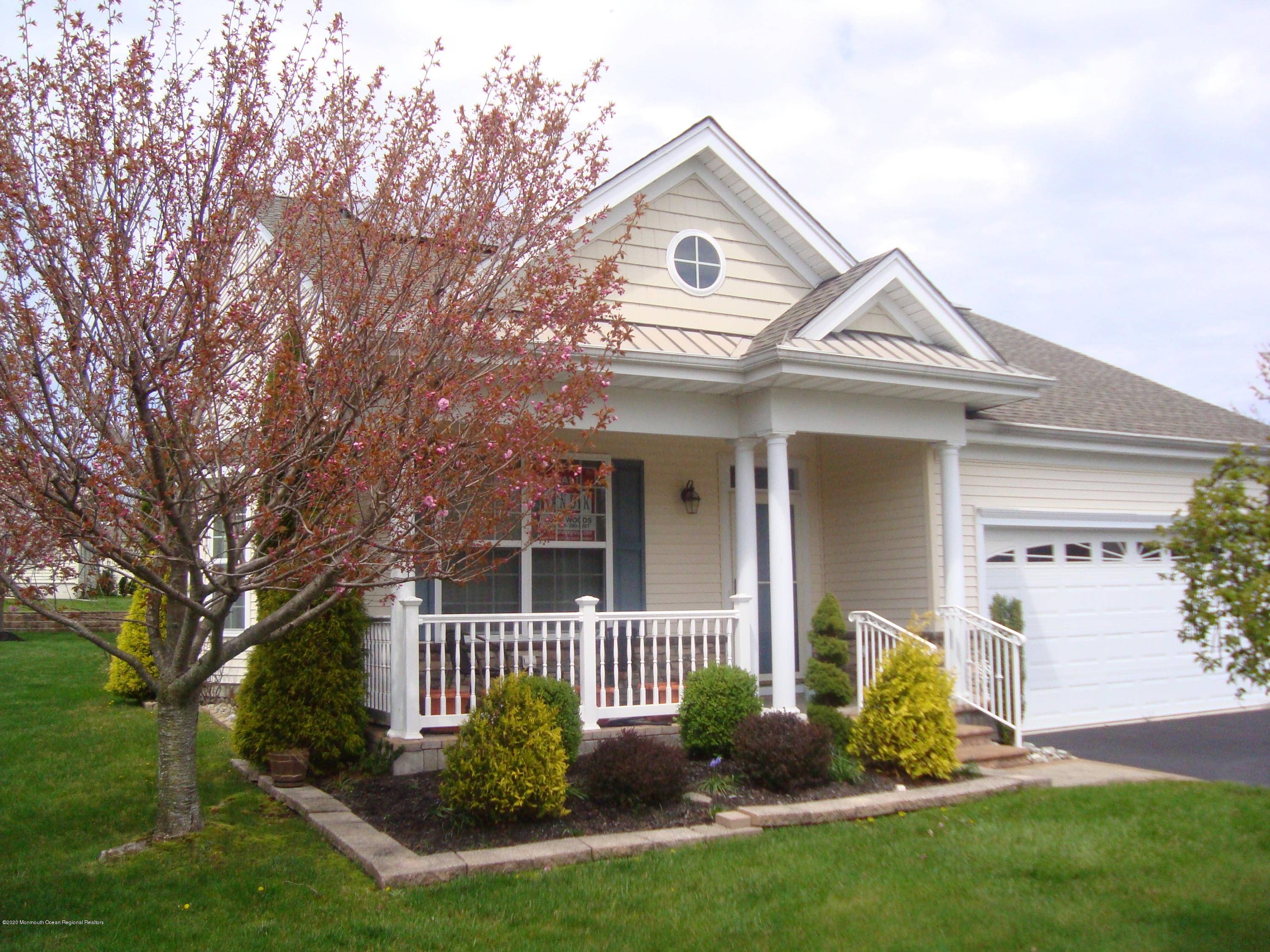 5 Warwick Court, Barnegat, NJ 08005
