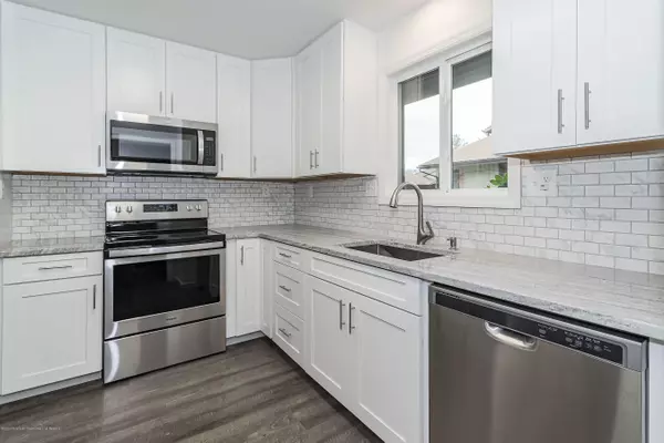 Red Bank, NJ 07701,54 Friendship Court