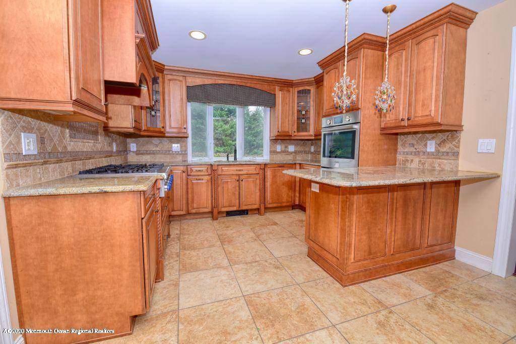 1 S Cherry Lane, Rumson, NJ 07760