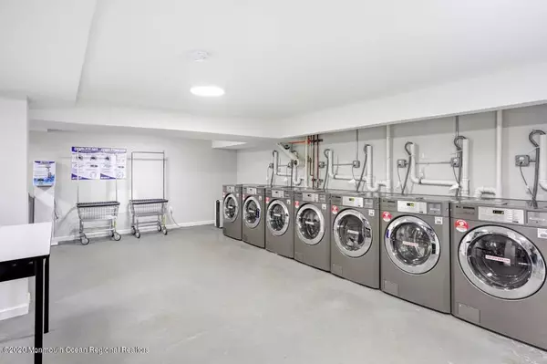 Atlantic Highlands, NJ 07716,96 East Avenue #7