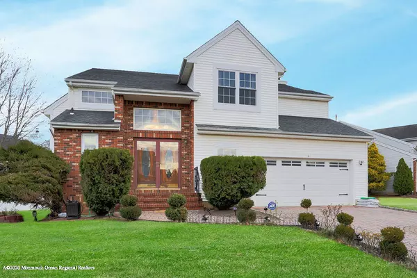 4 Woodmere Court, Old Bridge, NJ 08857