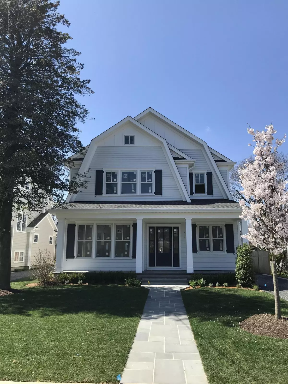 Rumson, NJ 07760,18 Center Street