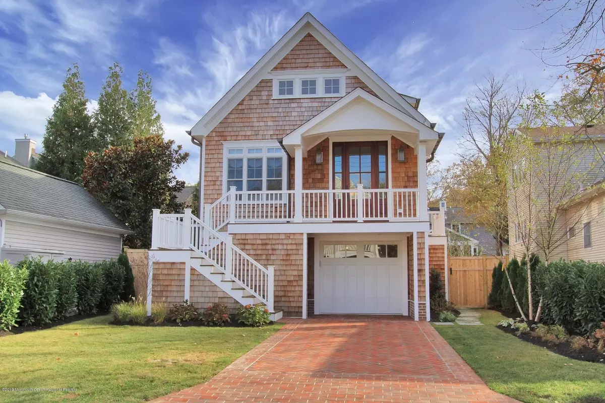 Rumson, NJ 07760,20 Maplewood Avenue