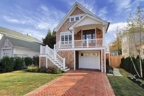 Rumson, NJ 07760,20 Maplewood Avenue