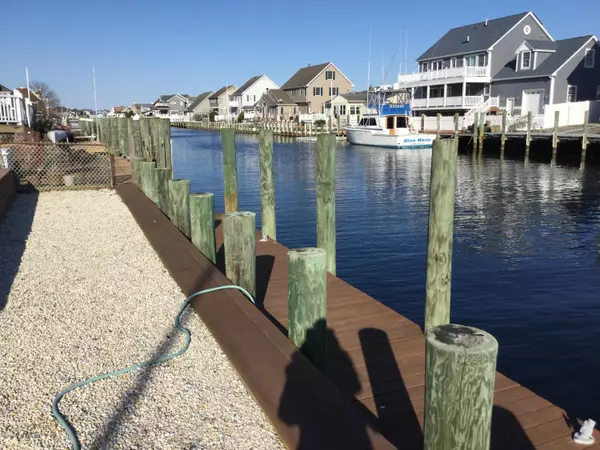 Forked River, NJ 08731,839 Wave Drive