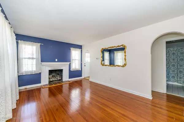 Spring Lake Heights, NJ 07762,925 Wall Road