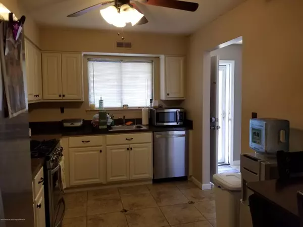 Old Bridge, NJ 08857,42 Front Court