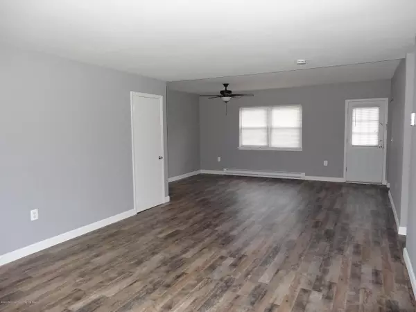 Eatontown, NJ 07724,95 White Street