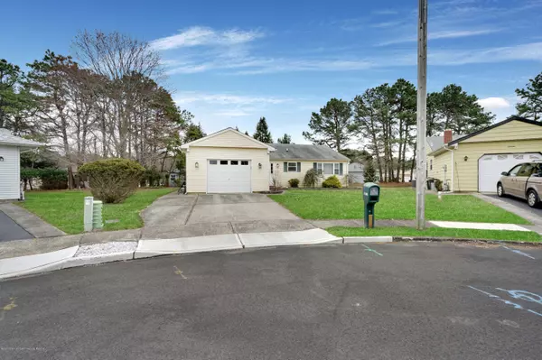 Toms River, NJ 08757,15 Wakan Court