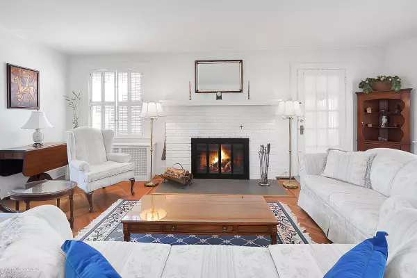 Rumson, NJ 07760,11 Wardell Avenue