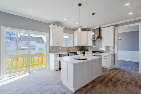 Manahawkin, NJ 08050,1203 Treasure Avenue