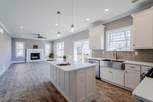 Manahawkin, NJ 08050,1203 Treasure Avenue