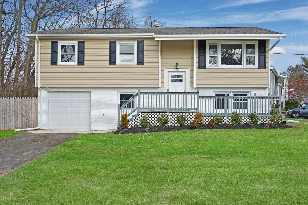 Jackson, NJ 08527,23 Dina Place