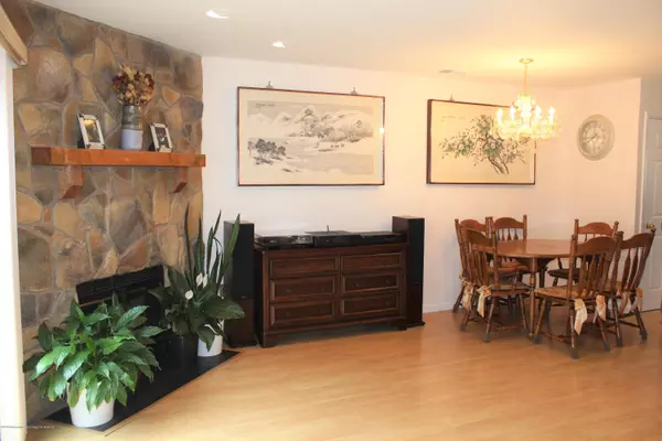 Eatontown, NJ 07724,36 Redwood Drive