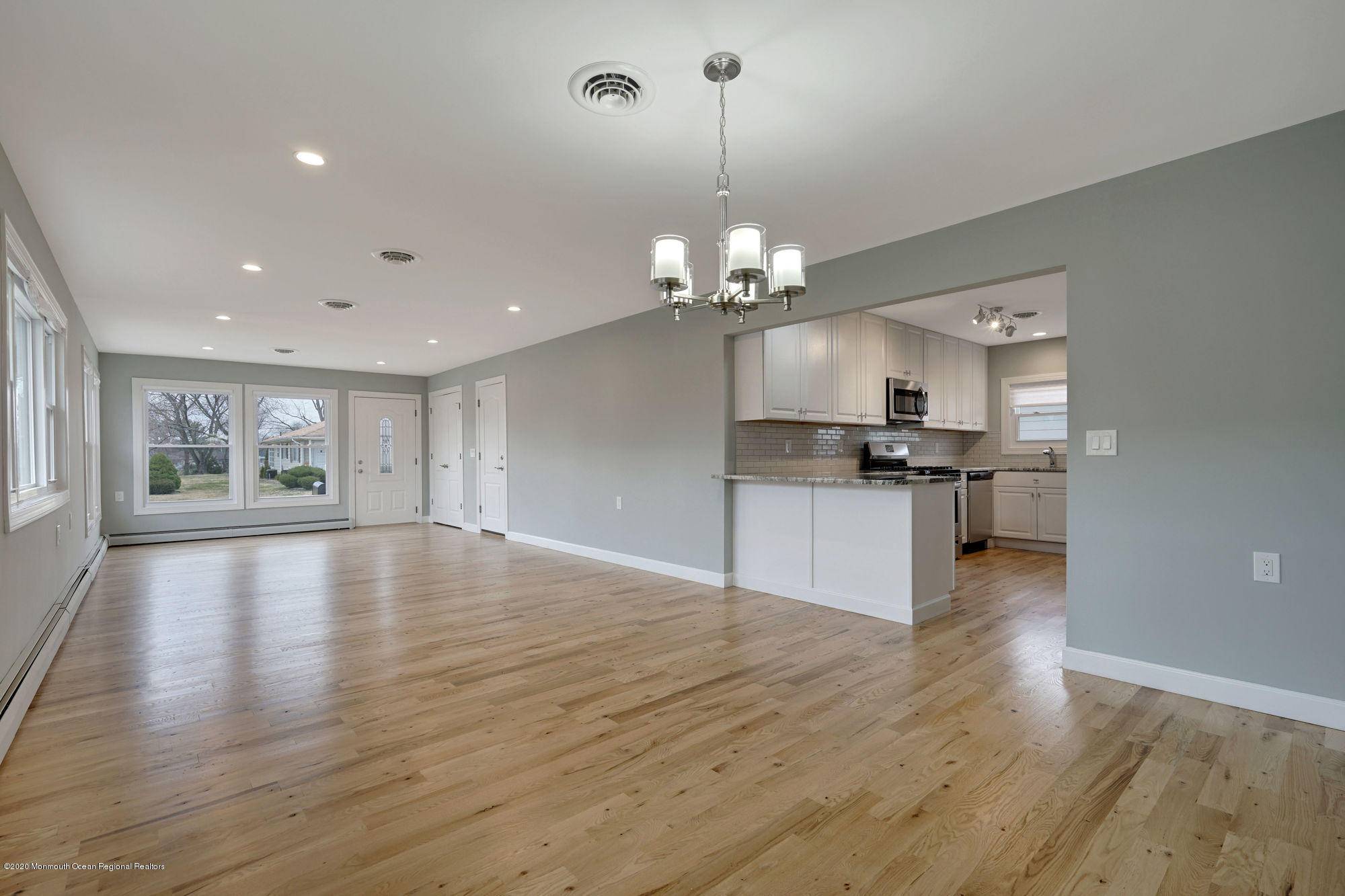 8 Grenada Street, Toms River, NJ 08757