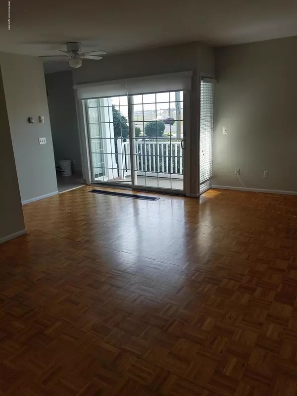Sea Girt, NJ 08750,534 Washington Boulevard #9