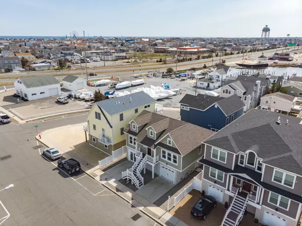 Seaside Heights, NJ 08751,425 Hiering Avenue