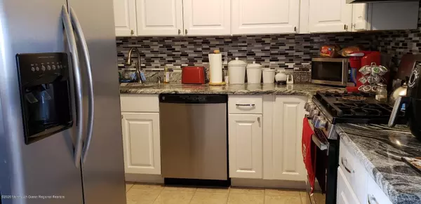 Matawan, NJ 07747,8 Iowa Court