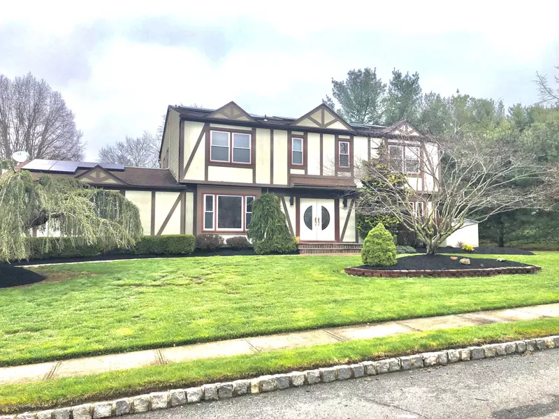 4 Kathy Court, Marlboro, NJ 07746