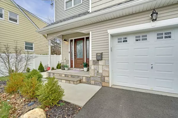 Linden City, NJ 07036,33 E 14th Street