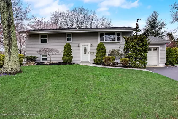 9 Kensington Drive, Howell, NJ 07731