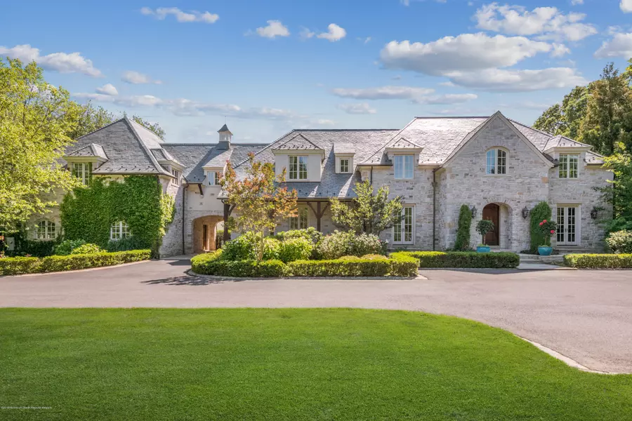 8 Sailers Way, Rumson, NJ 07760