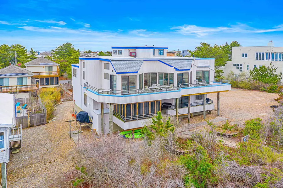 11 W Lincoln Avenue, Long Beach Twp, NJ 08008