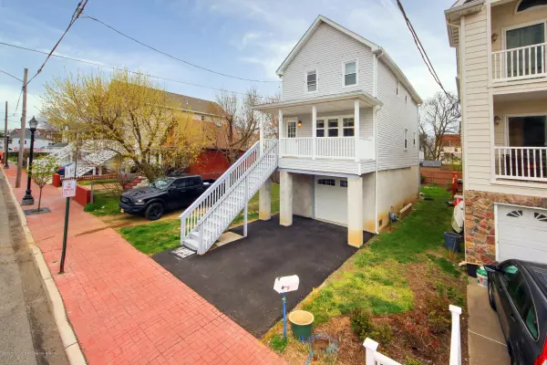 Highlands, NJ 07732,218 Bay Avenue