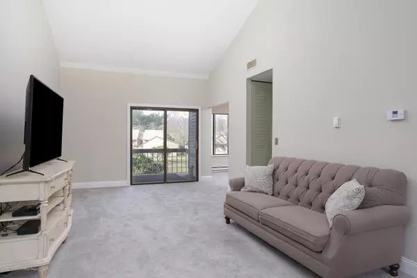 Red Bank, NJ 07701,10 Berkshire Court
