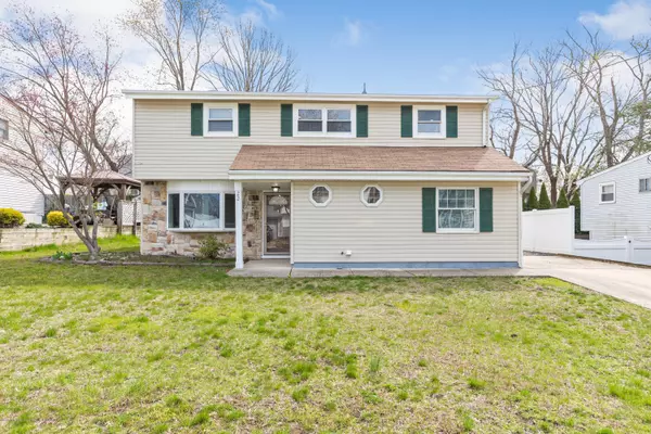 22 Twain Avenue, Old Bridge, NJ 08857