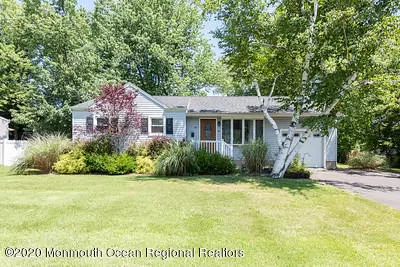 391 E End Avenue, Belford, NJ 07718