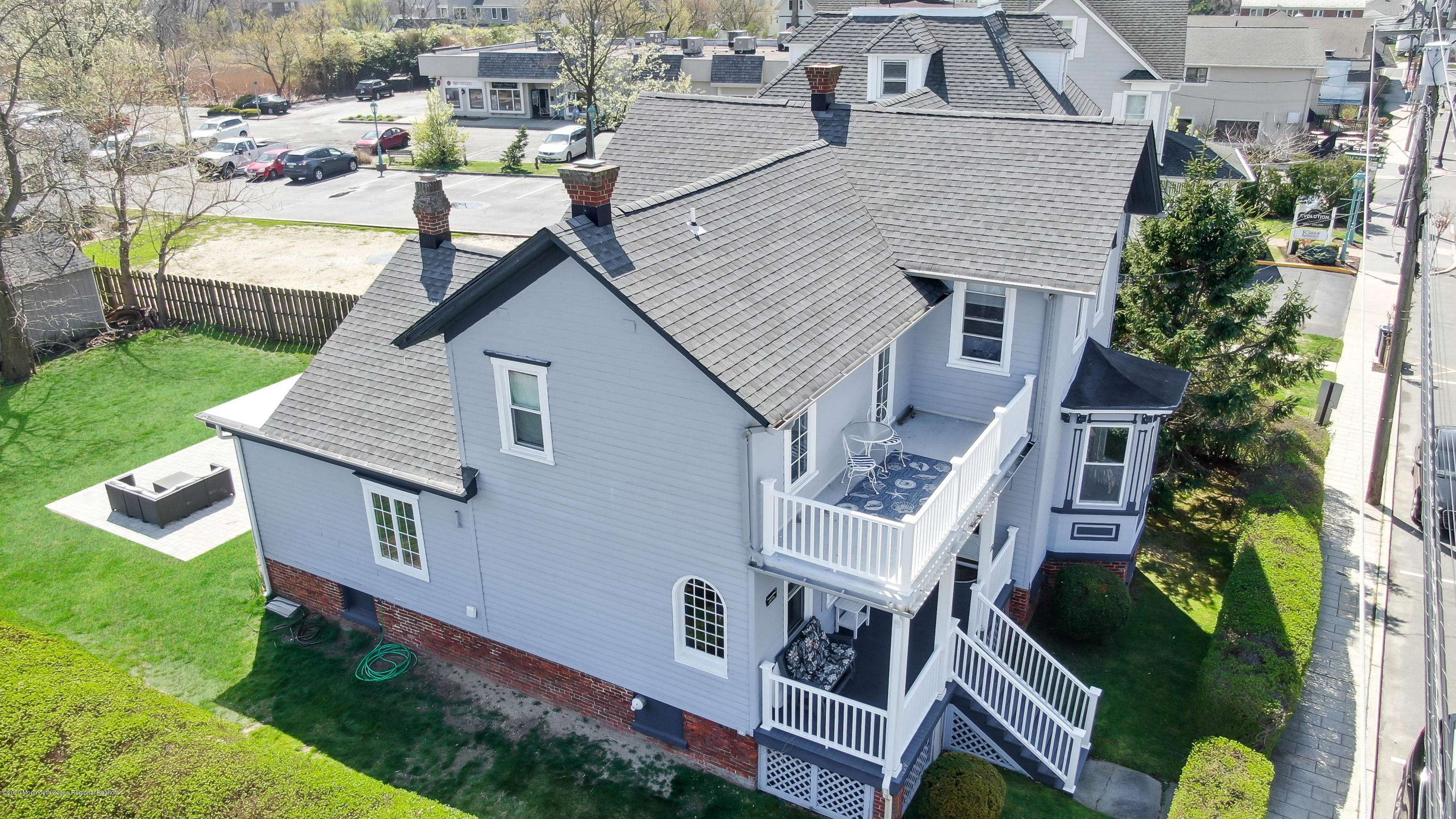 28 Beach Road, Monmouth Beach, NJ 07750