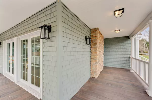 Rumson, NJ 07760,84 Navesink Avenue