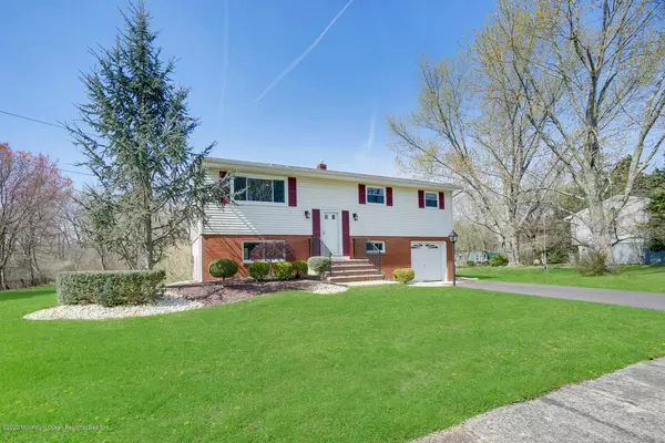 30 Lake Drive, Howell, NJ 07731