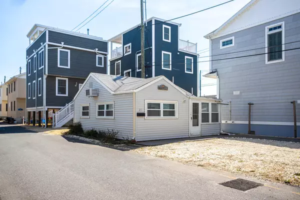 29 E Channel Way, Lavallette, NJ 08735