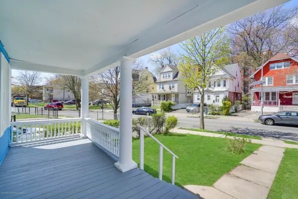 East Orange, NJ 07017,174 N Munn Avenue