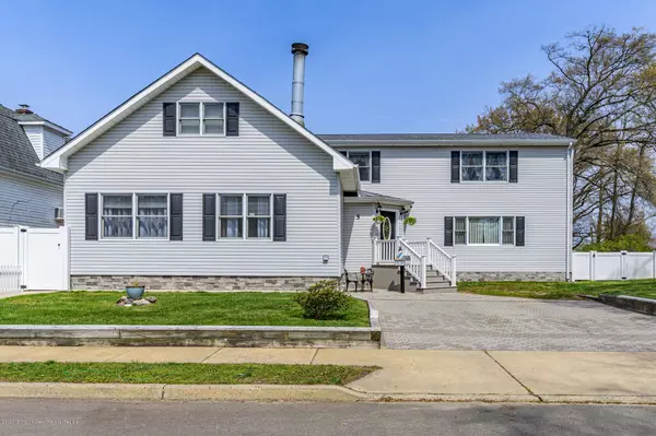 5 5th Street, Hazlet, NJ 07734