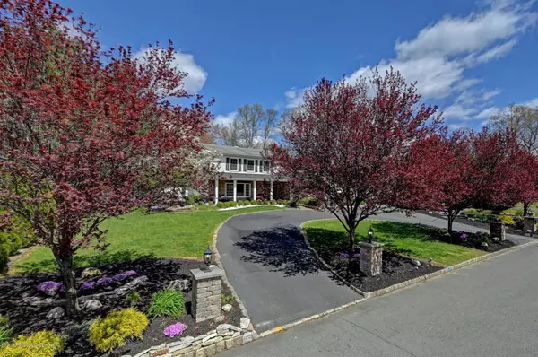 Matawan, NJ 07747,8 Sutton Court