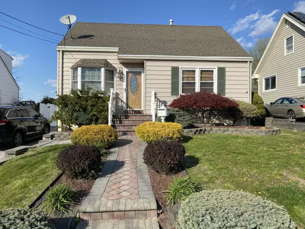 36 Hillside Avenue, Sayreville, NJ 08872