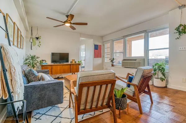 Asbury Park, NJ 07712,321 Sunset Avenue #4C